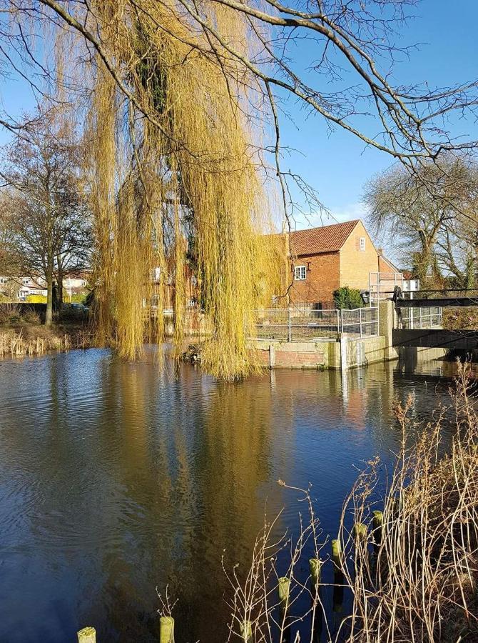 Riverside Guest House Sleaford Exterior photo